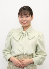 ももこオープニングガウン　井上さん 井上桃子 | DJ紹介 | LOVE FM - 76.1MHz FM RADIO STATION